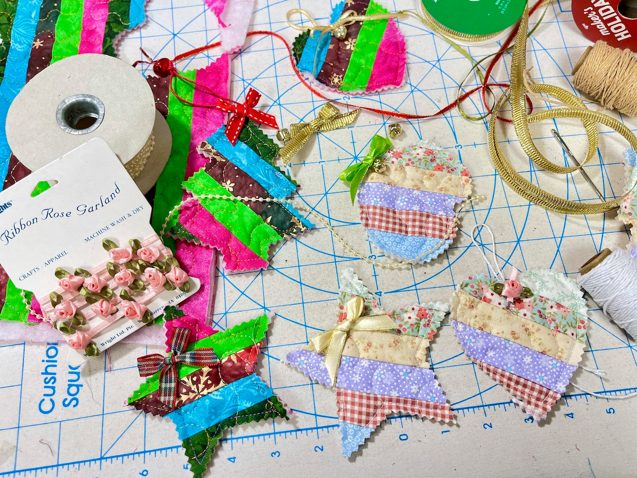 christmas quilt ornaments with embellishments